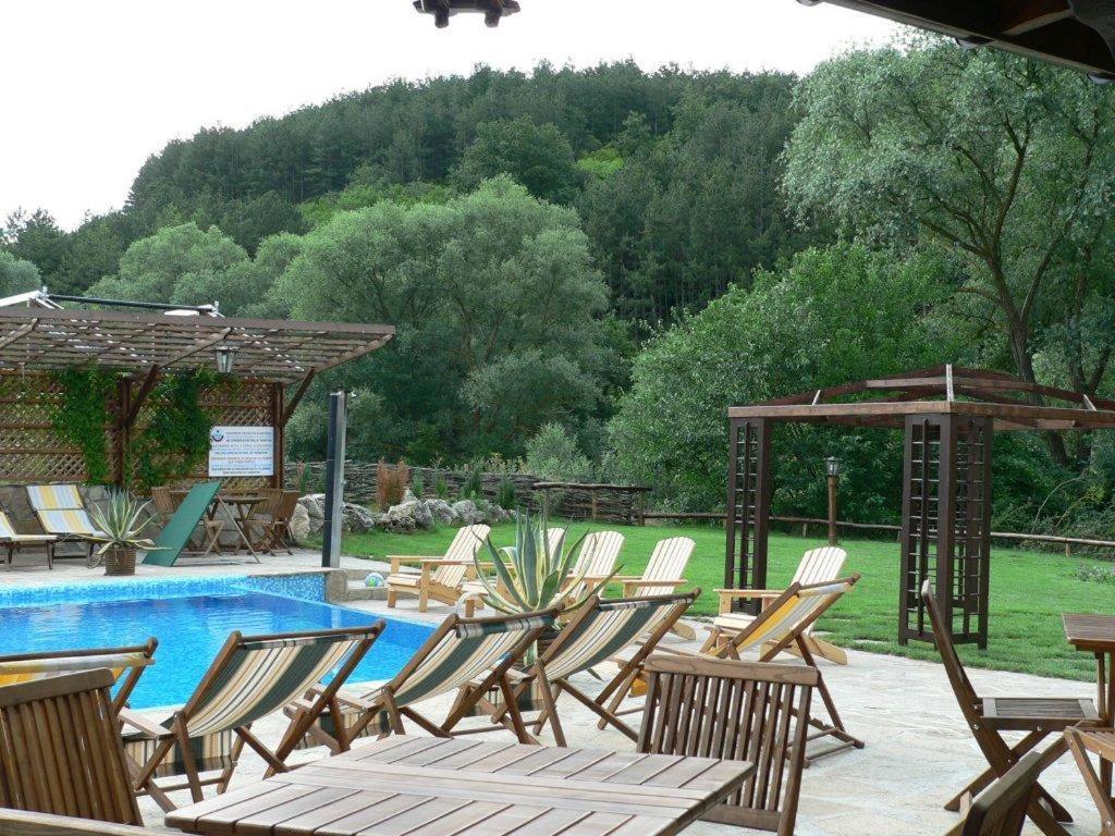 Complex Barite Hotel Chernevo Buitenkant foto