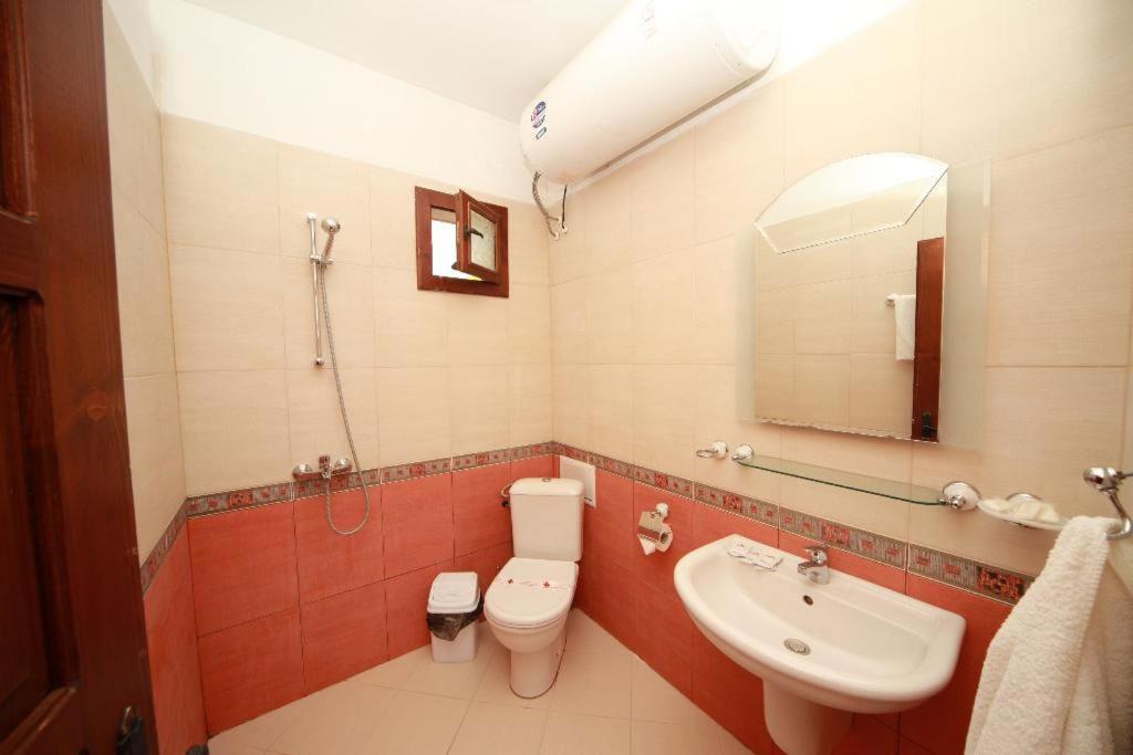 Complex Barite Hotel Chernevo Buitenkant foto