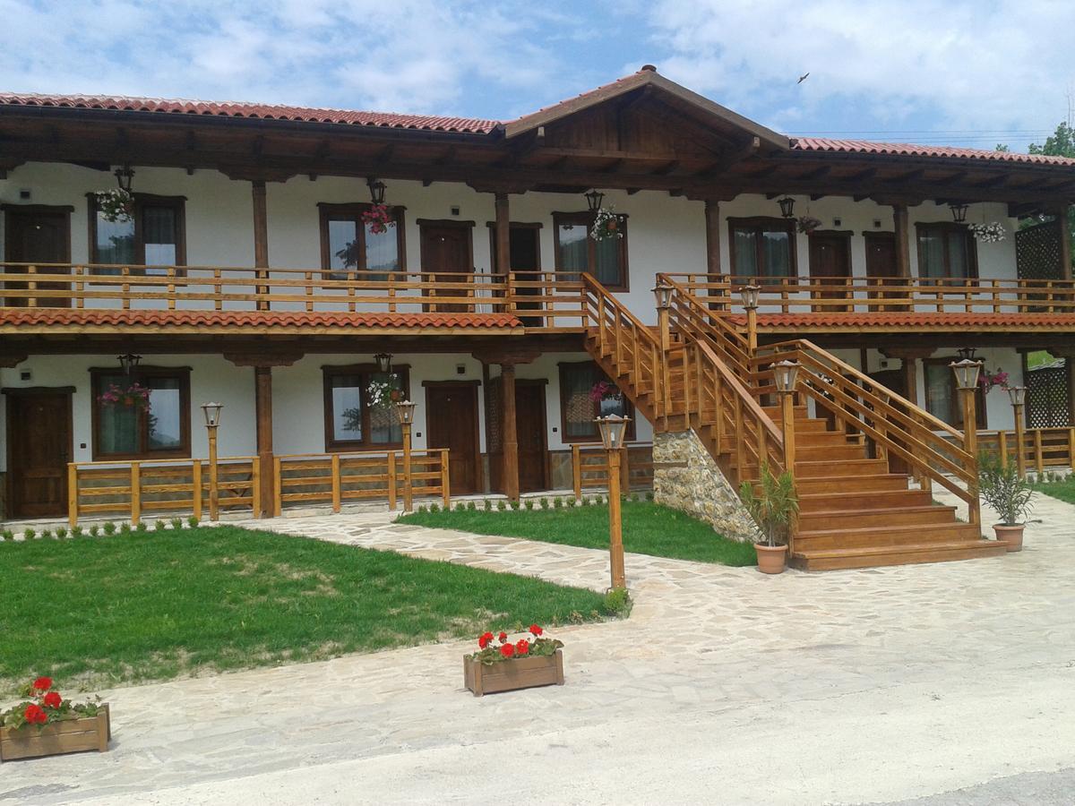 Complex Barite Hotel Chernevo Buitenkant foto