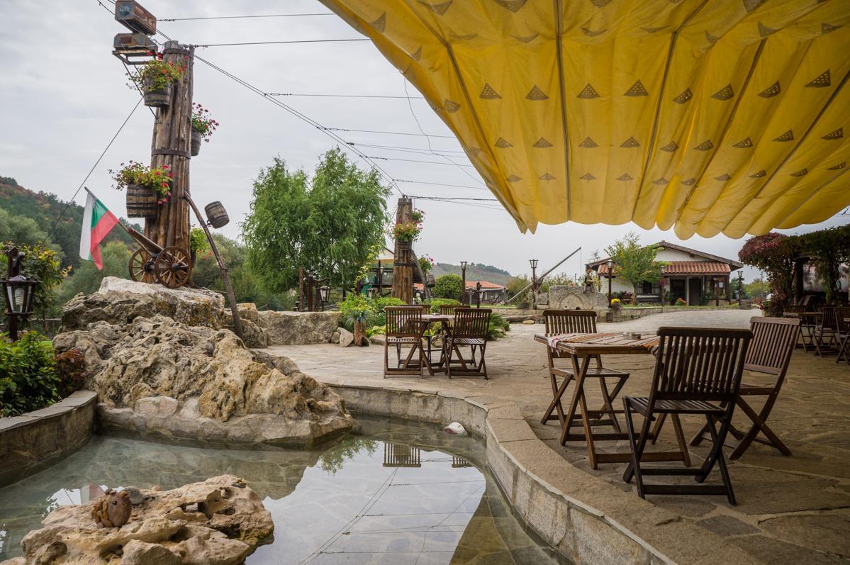 Complex Barite Hotel Chernevo Buitenkant foto