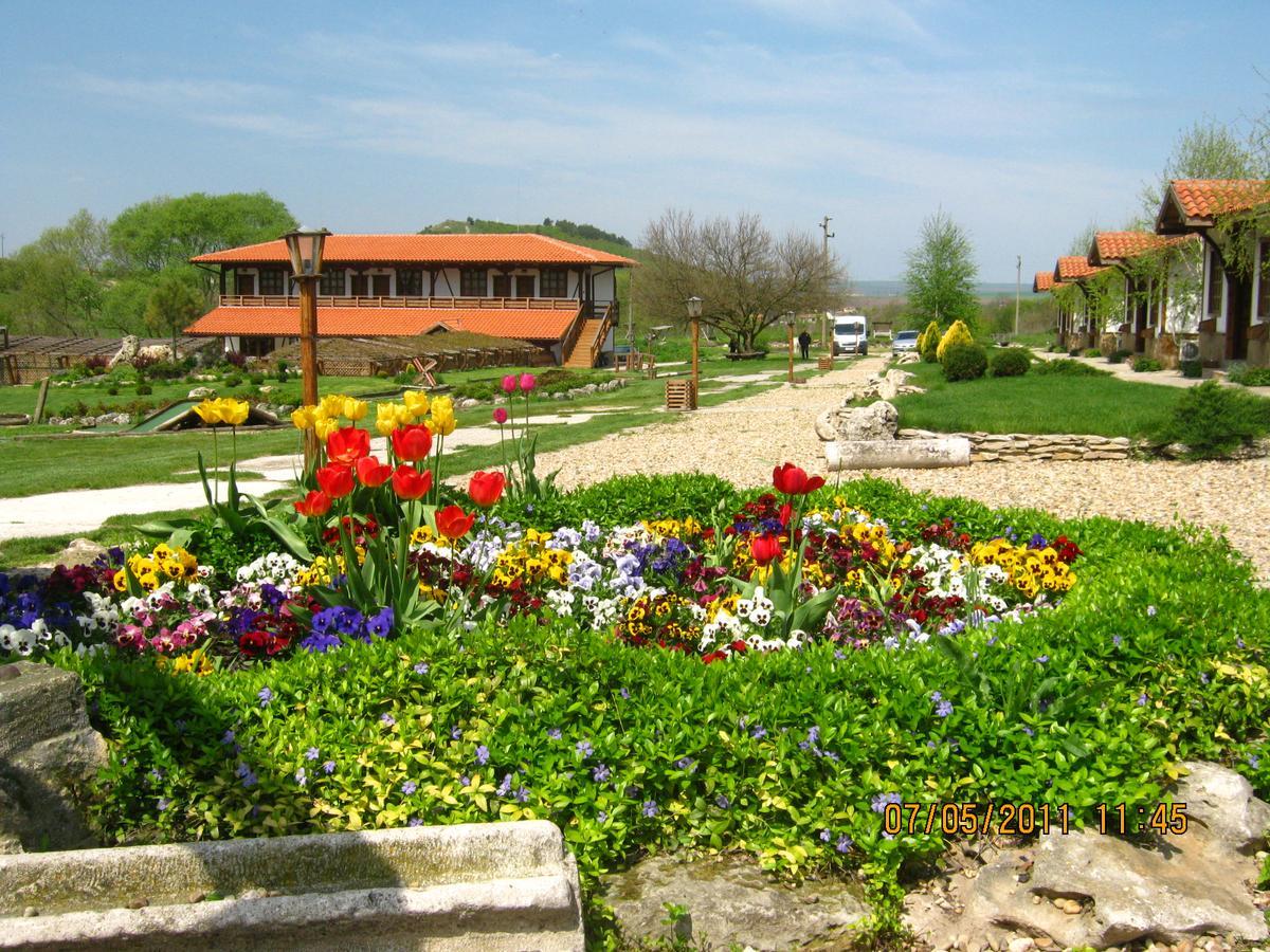 Complex Barite Hotel Chernevo Buitenkant foto