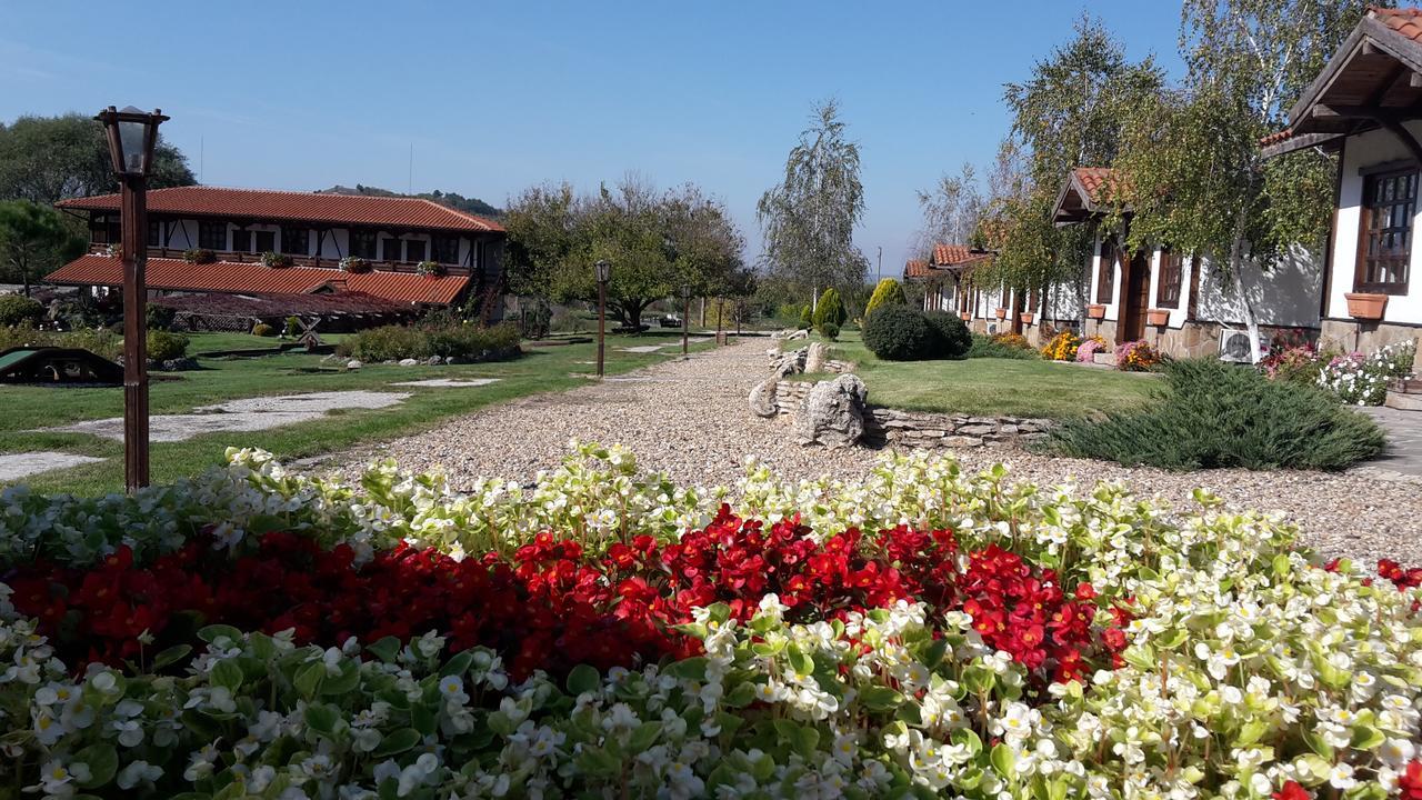 Complex Barite Hotel Chernevo Buitenkant foto